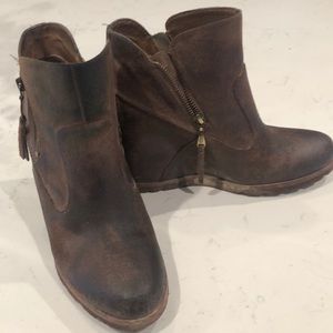 UGG Myrna wedge booties 9.5